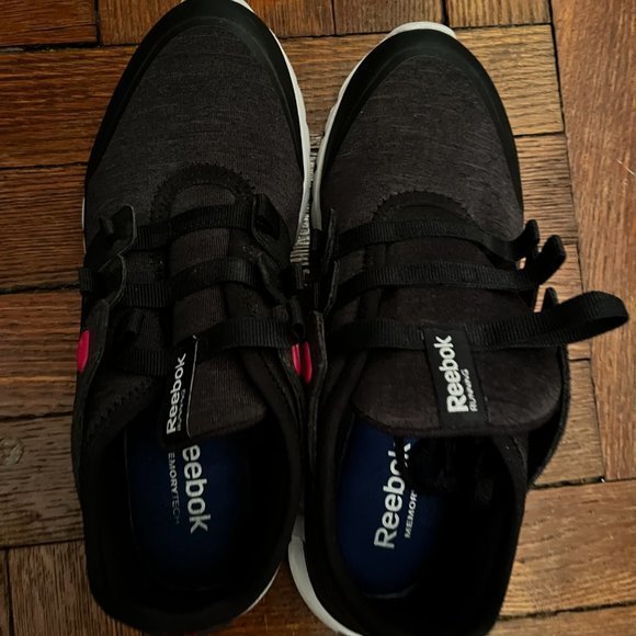 Reebok‎ Memory Tech Sneakers (Size 8 / Gently-Used) - Picture 4 of 11